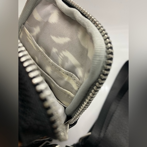 On Top of The World Water Bottle Cross Body Holder Leather Jungle Leopard Nylon - Picture 5 of 8